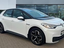 Glacier white metallic black Used 2021 VW ID.3 Pro Performance Hatchback | £14,471 (Fair price)