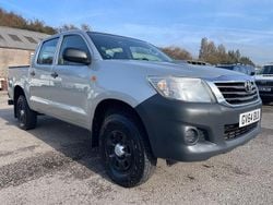 Silver Used 2014 Toyota HiLux Active Pickup | £10,950 (Fair price)