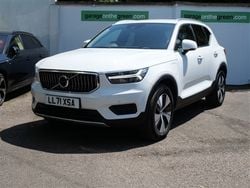 Ice white Used 2021 Volvo XC40 Inscription SUV | £24,995 (Fair price)