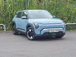Premium paint frost blue New 2025 Kia EV3 Air SUV | £32,498 (Super price)
