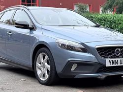 Blue Used 2014 Volvo V40 CC Estate | £7,295 (Fair price)