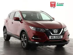 Red Used 2017 Nissan Qashqai N-Connecta SUV | £10,599 (Fair price)
