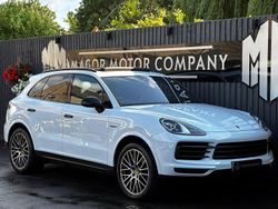 White Used 2022 Porsche Cayenne Platinum Edition SUV | £59,991 (Fair price)