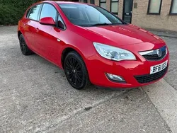 Red Used 2011 Vauxhall Astra Excite Hatchback | £2,940 (Good price)