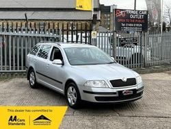 Silver Used 2009 Skoda Octavia Ambiente Estate | £2,499 (Fair price)