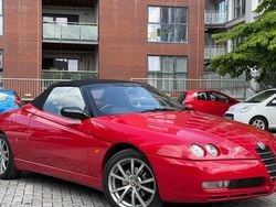Red Used 2005 Alfa Romeo Spider Lusso Cabriolet | £7,995