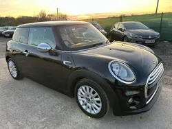 Black Used 2014 Mini Cooper Hatch Hatchback | £5,750 (Fair price)