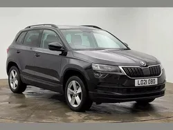 Black magic pearl effect Used 2021 Skoda Karoq SE SUV | £14,980 (Fair price)