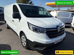 White Used 2022 Renault Trafic Van | £11,999 (Fair price)