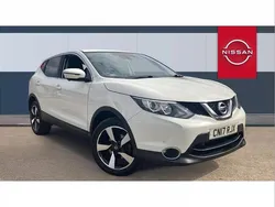 White Used 2017 Nissan Qashqai N-Connecta SUV | £9,172 (Good price)