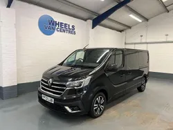 Black Used 2022 Renault Trafic Van | £16,990 (Fair price)