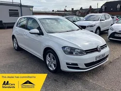 White Used 2015 VW Golf VII Match Hatchback | £9,995 (Fair price)