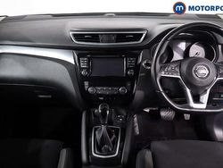 Blue Used 2017 Nissan Qashqai N-Connecta SUV | £14,149 (Fair price)