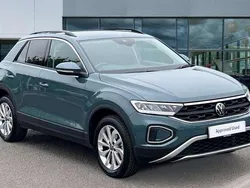 Petrol blue metallic Used 2025 VW T-Roc Match SUV | £27,715