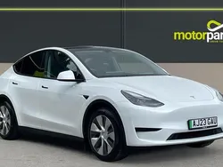 White Used 2023 Tesla Model Y SUV | £25,500 (Fair price)