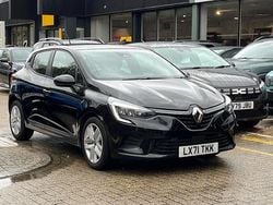 Metallic diamond black Used 2021 Renault Clio V Play Hatchback | £11,250 (Super price)