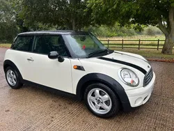 White Used 2010 Mini Cooper Hatch Hatchback | £3,000 (Good price)