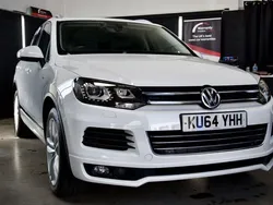 White Used 2014 VW Touareg R-line SUV | £11,995 (Fair price)