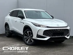 White New 2025 MG HS Trophy SUV | £25,995 (Fair price)