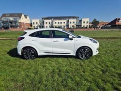 Frozen white Used 2021 Ford Puma ST-Line SUV | £16,995 (Fair price)
