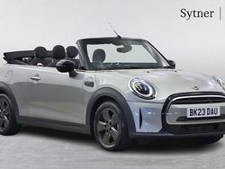 Silver Used 2023 Mini Cooper Classic Hatchback | £20,000 (Fair price)