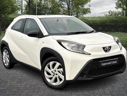 White New 2025 Toyota Aygo X PURE SUV | £14,995