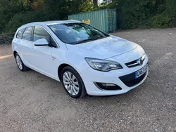 White Used 2013 Vauxhall Astra Estate | £2,995 (Fair price)