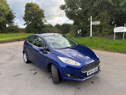 Blue Used 2014 Ford Fiesta Zetec Hatchback | £3,495 (Good price)