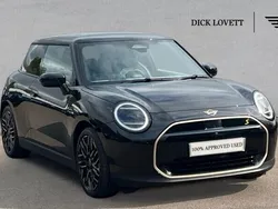 Black Used 2024 Mini Cooper SE Hatch Hatchback | £31,995