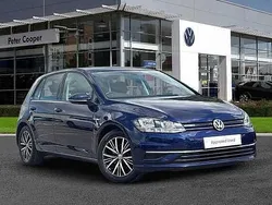 Blue Used 2018 VW Golf VII SE Hatchback | £13,991 (Fair price)