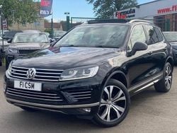 Black Used 2015 VW Touareg R-line SUV | £19,990 (Good price)