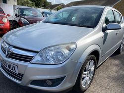 Silver Used 2009 Vauxhall Astra Design Edition Hatchback | £2,995
