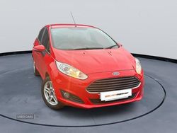 Red Used 2013 Ford Fiesta Zetec Hatchback | £5,995 (Fair price)