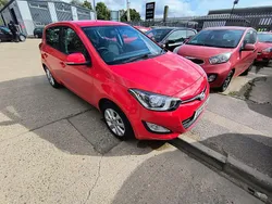 Red Used 2014 Hyundai i20 Active Hatchback | £3,450 (Fair price)