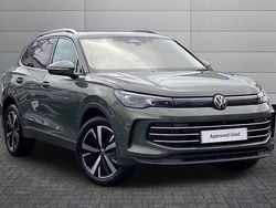 Cipressino green New 2025 VW Tiguan Elegance SUV | £36,350 (Good price)