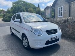 White Used 2009 Kia Picanto Hatchback | £2,395 (Expensive)