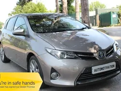 Bronze Used 2014 Toyota Auris Hybrid Hatchback | £5,995 (Super price)