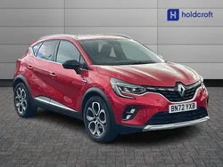 Id metallic flame red Used 2022 Renault Captur SUV | £16,784 (Fair price)