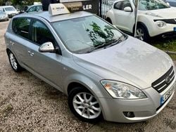 Silver Used 2008 Kia Ceed Hatchback | £1,490 (Good price)