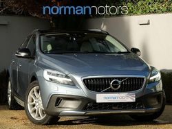 Blue Used 2016 Volvo V40 Pro Hatchback | £13,995 (Expensive)