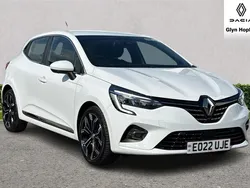 Glacier white Used 2022 Renault Clio V SE Hatchback | £14,320 (Fair price)
