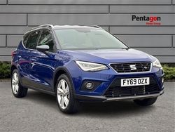 Metallic mystery blue with b Used 2019 Seat Arona FR SUV | £13,995 (Fair price)