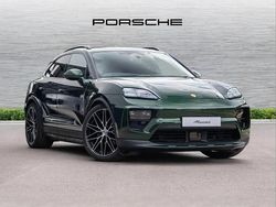 Green New 2025 Porsche Macan SUV | £91,995