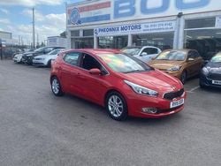 Red Used 2015 Kia Ceed Hatchback | £5,795 (Fair price)