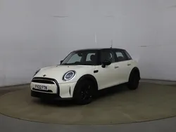White Used 2022 Mini Cooper Classic Hatchback | £18,985 (Fair price)