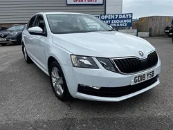 White Used 2018 Skoda Octavia SE Hatchback | £11,995 (Good price)