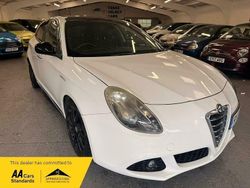 White/black Used 2013 Alfa Romeo Giulietta Hatchback | £4,800 (Fair price)