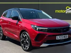 Carmin red with diamond black Used 2023 Vauxhall Grandland X Ultimate SUV | £19,500 (Fair price)