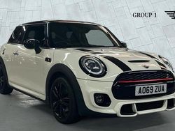 White Used 2019 Mini Cooper S Sport Hatchback | £16,750 (Fair price)