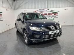 Blue Used 2016 VW Touareg R-line SUV | £17,599 (Super price)